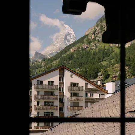 Schloss Zermatt - Cbd & Adaptogenic Spa And Sport Hotel Exterior photo
