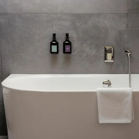 Schloss Zermatt - Cbd & Adaptogenic Spa And Sport Hotel Room photo