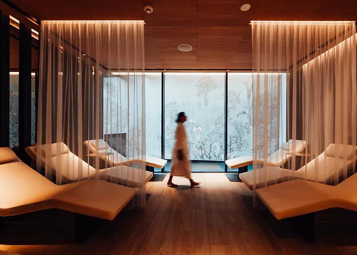 Schloss Zermatt - Cbd & Adaptogenic Spa And Sport Hotel